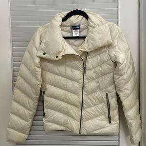 Patagonia Jacket with cute asymmetrical detail!